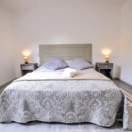 Les Daims De Gardelac Сasa de vacaciones Saint-Rémy